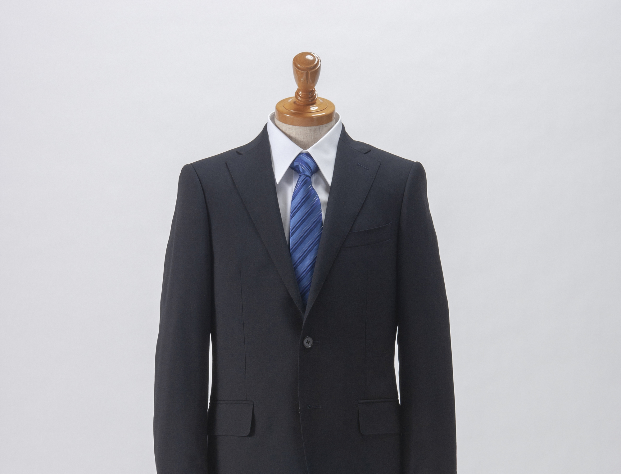 礼服とビジネススーツの違い　ビジネスマンなら知っておきたい基礎知識